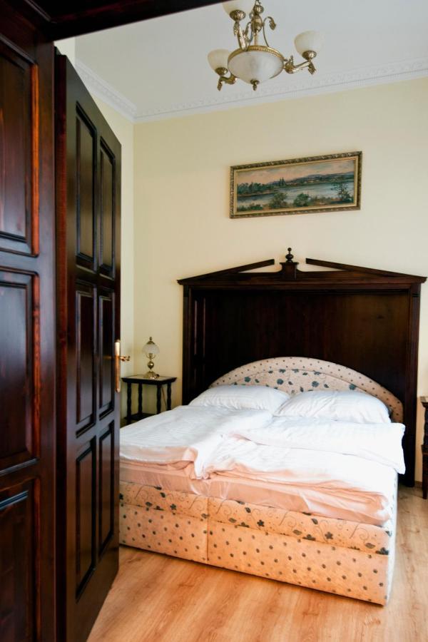 Pension Napoleon Karlovy Vary Extérieur photo