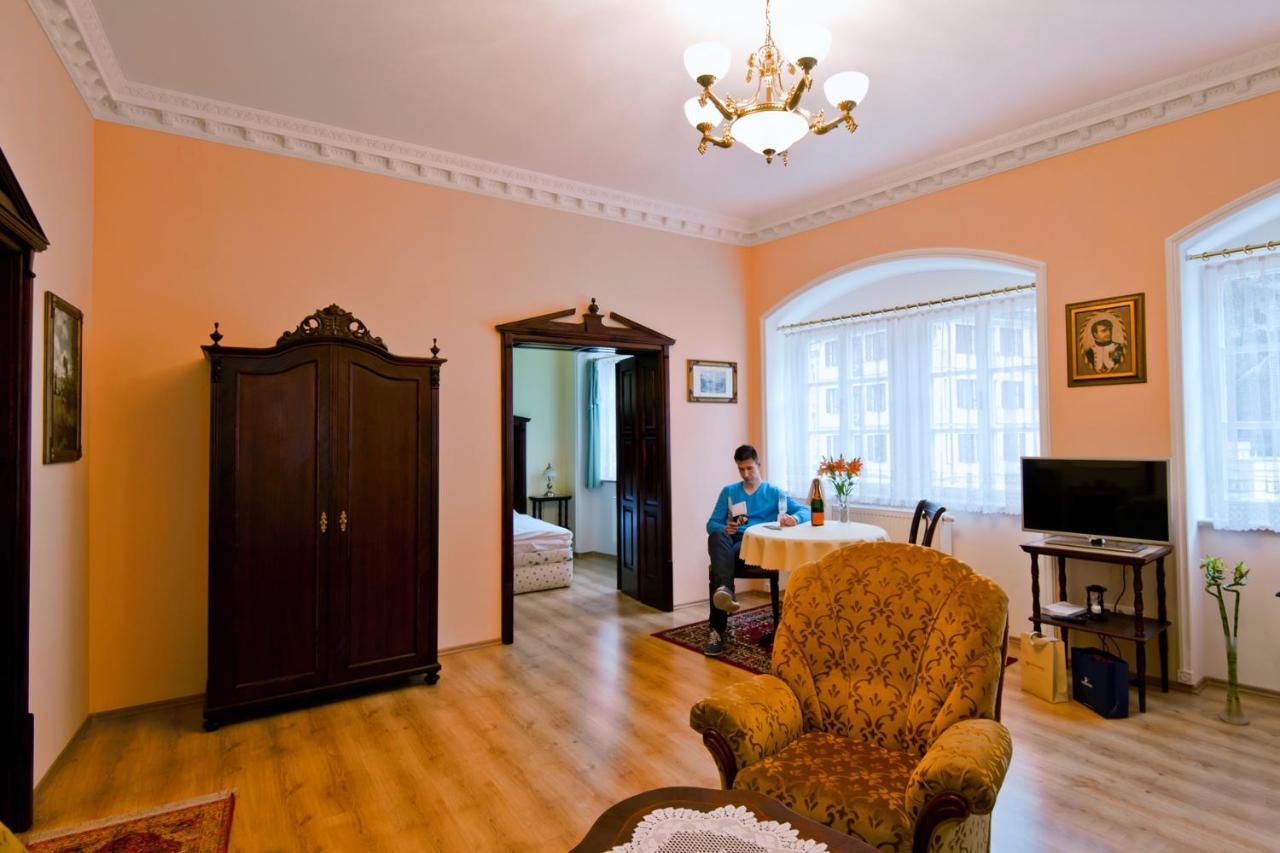 Pension Napoleon Karlovy Vary Extérieur photo