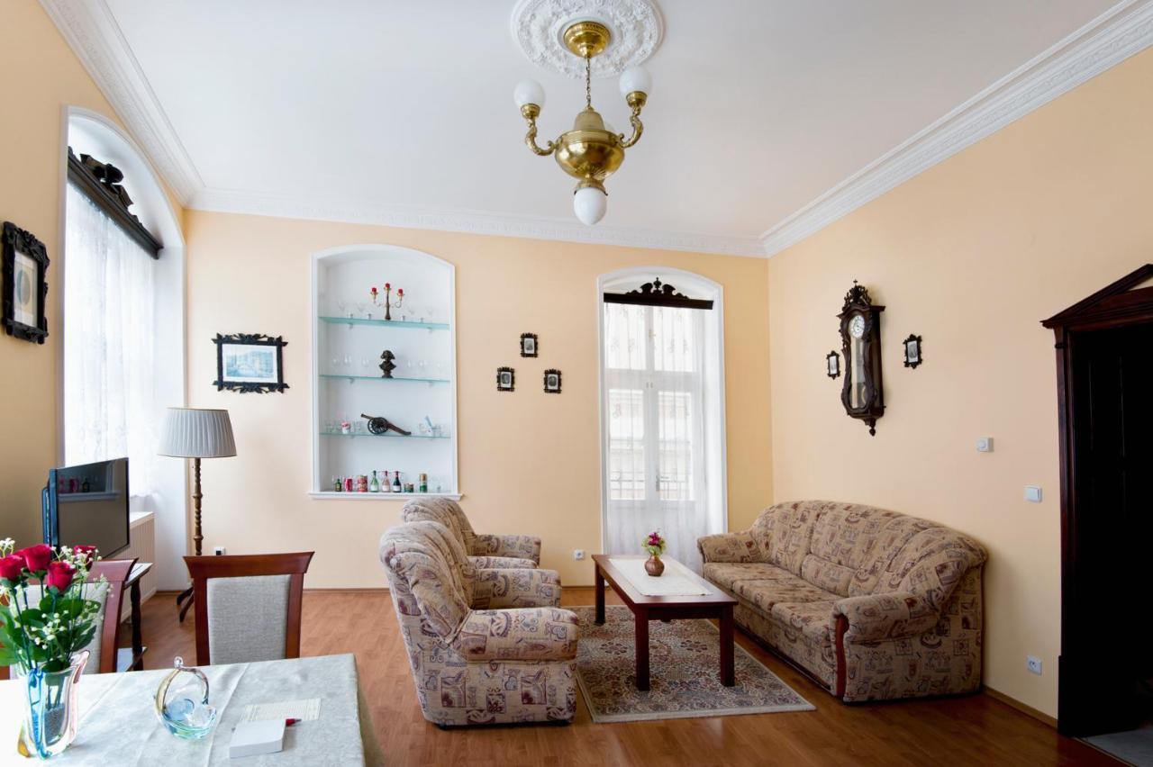 Pension Napoleon Karlovy Vary Extérieur photo