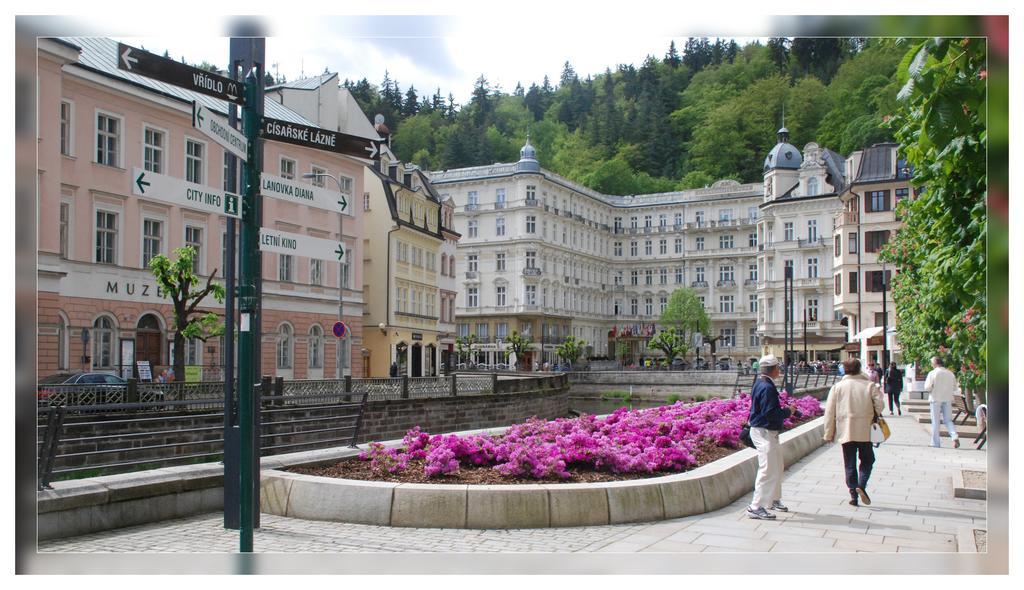 Pension Napoleon Karlovy Vary Extérieur photo